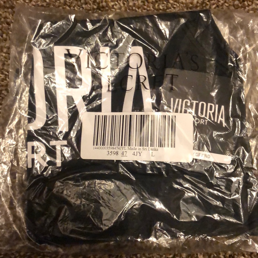 NWT Victoria secret sport Black sports bra Large